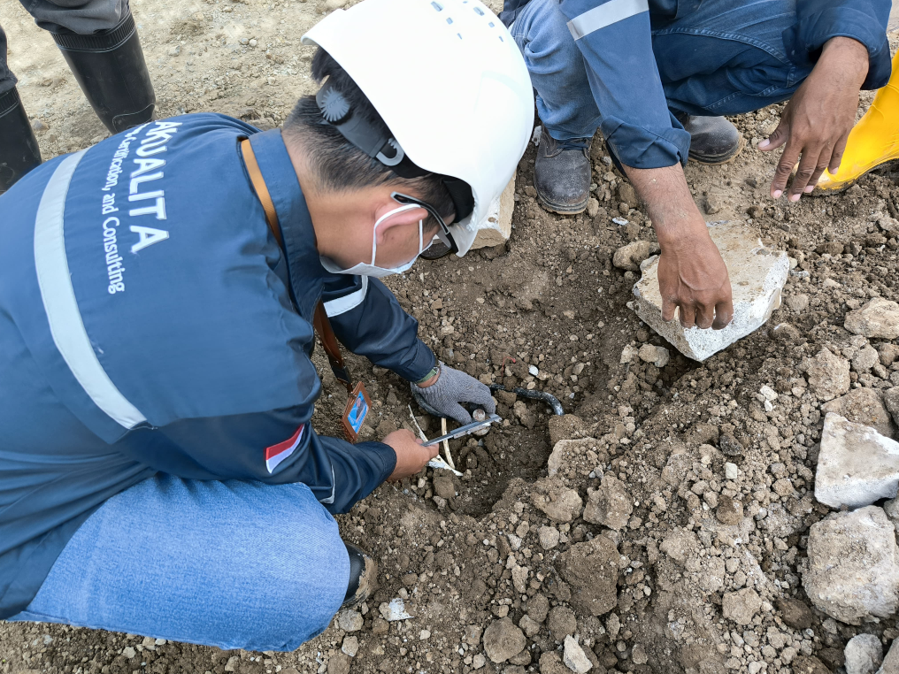 Riksa Uji Penyalur Petir oleh AKINDOTAMA
